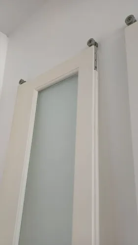 Portas de madeira com vidro de correr