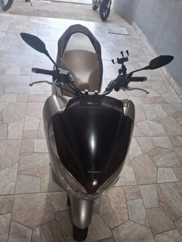 HONDA PCX DLX 2022 - ECONOMIA, CONFORTO E PRATICIDADE