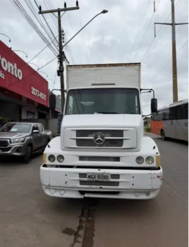 Mercedes-Benz L 1620 Baú Trucado - Ano 2005/2006 - R$ 200.000