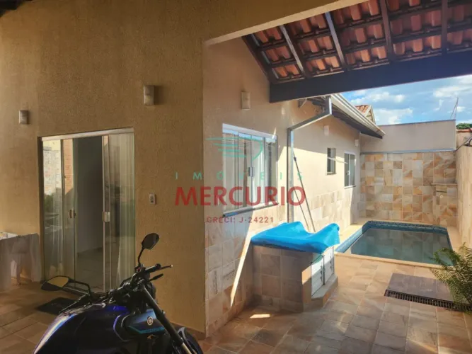 Casa com Piscina no PVA