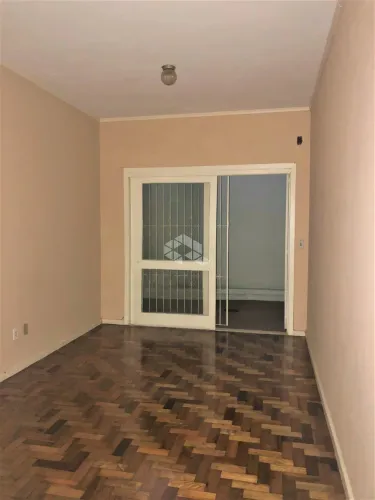 Apartamento JK terreo com pátio na Cidade Baixa próximo a Redenção e Hospital de Clínicas