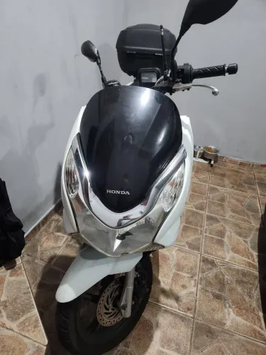PCX Branca bom estado