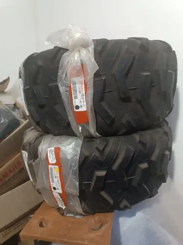 Par de pneus UTV e quadriciclo 