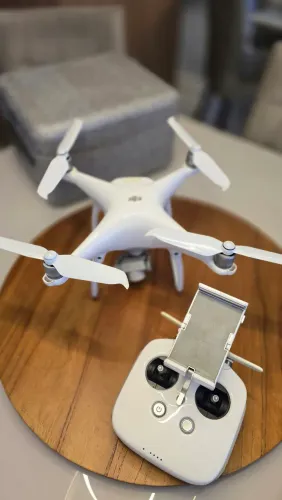 Drone DJI Phantom 4 