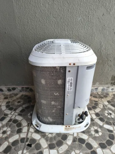 Vendo ar condicionado Electrolux 9000 btu em ótimo estado de conservação e funcionamento.