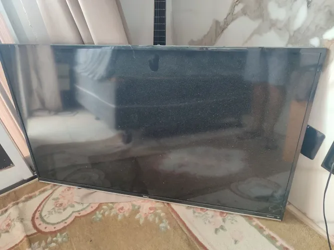 Vendo tv 49 smart com defeito, e microondas com defeito.