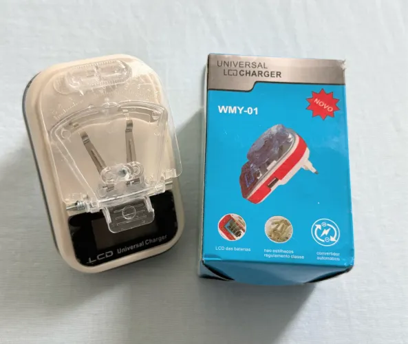 Carregador Universal de Bateria para Câmeras e Celulares