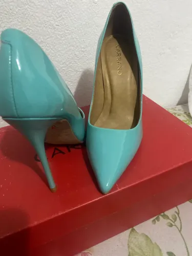 Scarpin Carrano