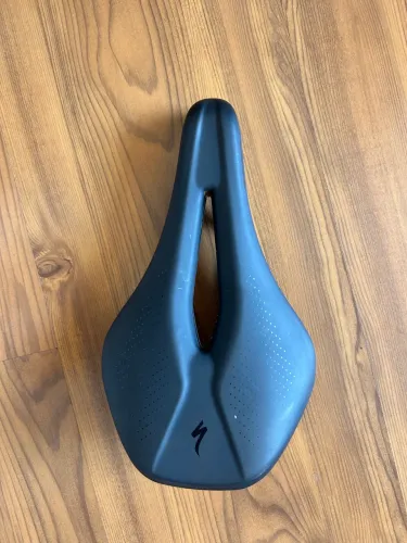 Selim Specialized Power Comp 143 mm