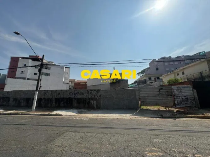 Terreno plano para aluguel de 1.100 m² na Vila Pires Santo André