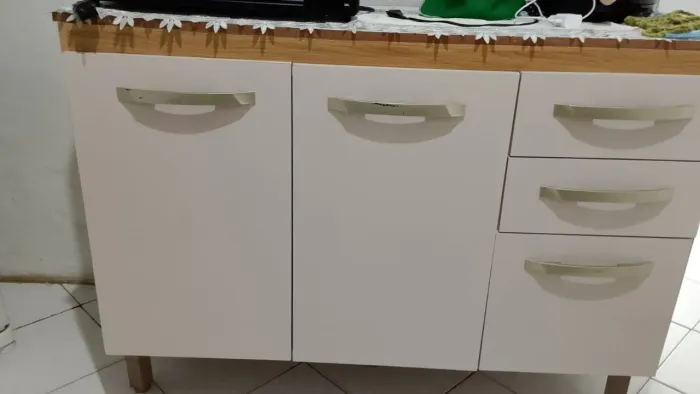 Vendo um armário bancada de cozinha  1,20 