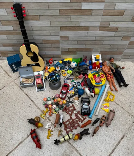 Lote de Brinquedos Variados - Completo - Ótimo Estado - Ideal para Crianças