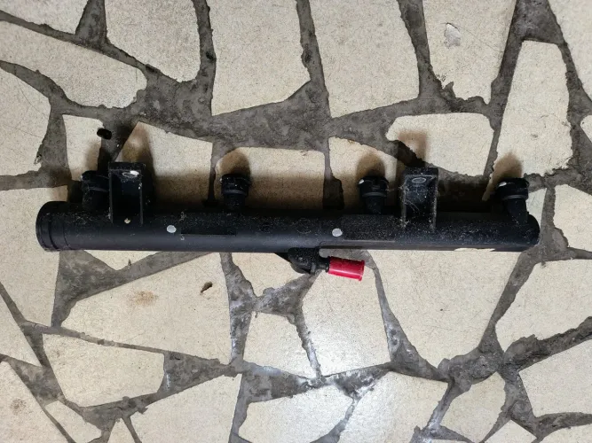 Flauta dos bicos injetores Peugeot Citroën 2.0 16v ew10
