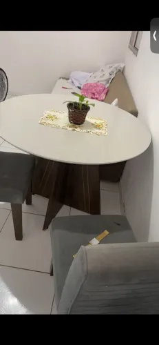 Mesa 4 cadeiras