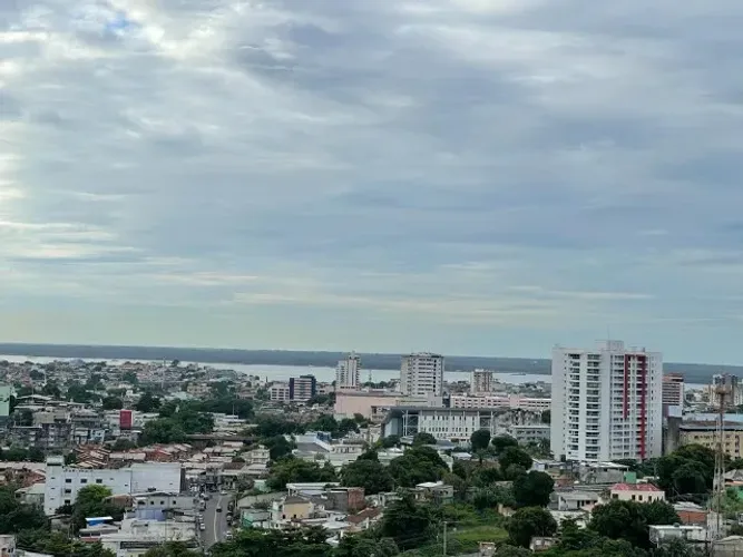 100% Mobiliado 3 Quartos sendo 1 Suíte c/ Vista Rio Negro no Life Centro