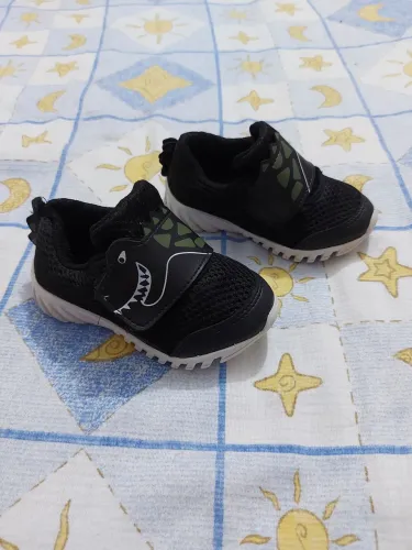 Tênis infantil p/ menino usado 