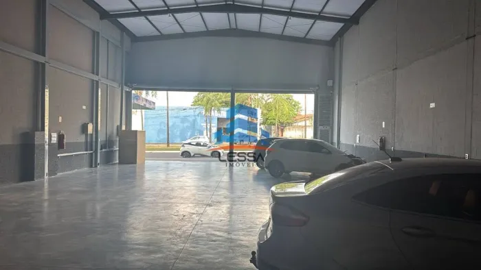 Galpão de 380m² na Avenida Bandeiras - Vila Mauá