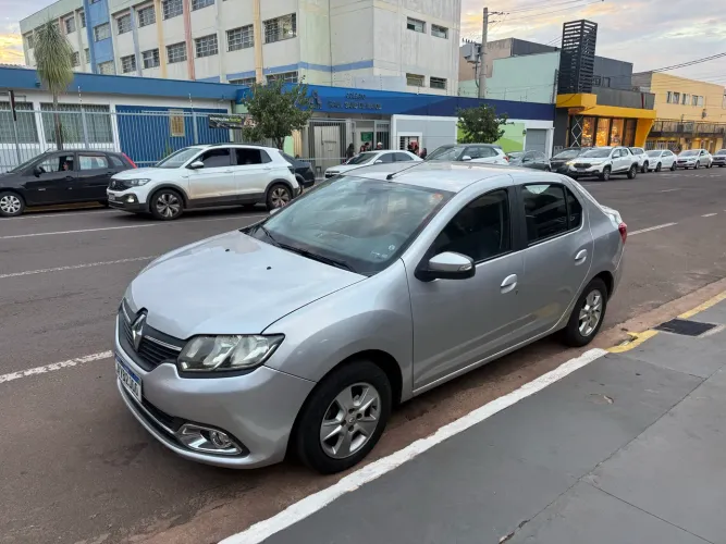 Renault Logan Dynamique Hi-flex 1.6 8V 4P 2017