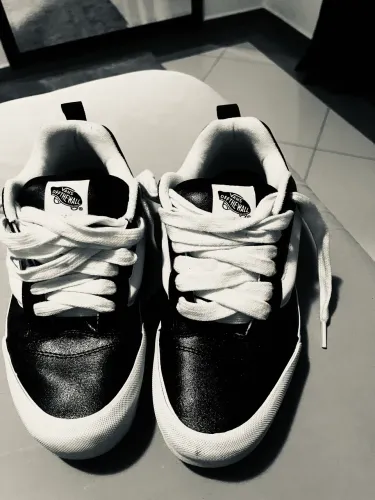 Tênis Vans Boa noite, Tênis Vans em couro, tamanho (38,5)Modelo Old School.