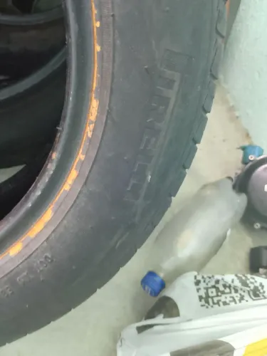 Pneu 175 65 14 usado mais em boa condição 