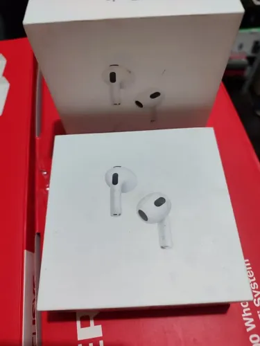 Fones de ouvido Apple AirPods 3 brancos MPNY3AM/A Lacrado