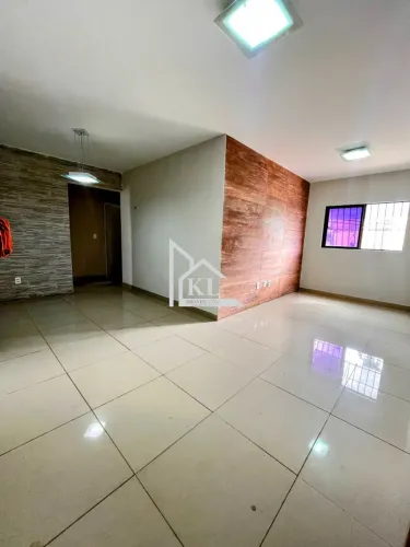 Vendo apto reformado no Res. Barcelona - Nova Parnamirim, 3 quartos (suíte), 1° andar