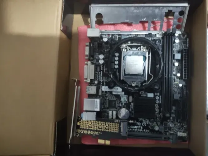 Placa mãe gigabyte + Intel i5-7400+aircooler