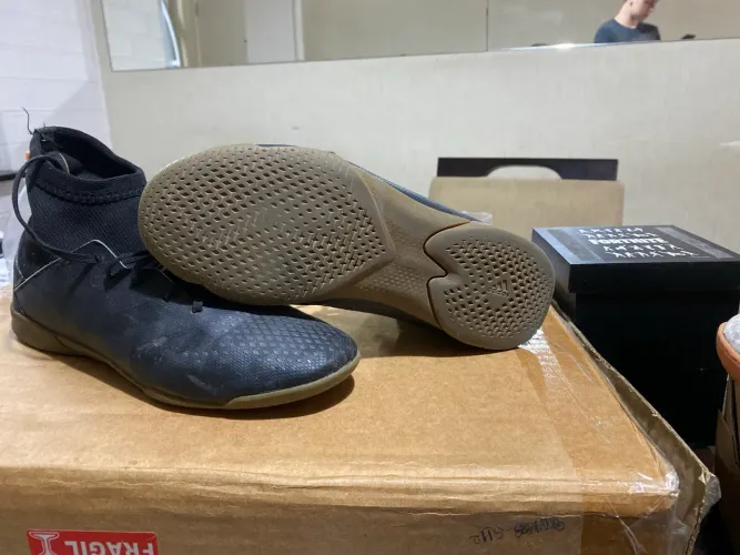 CHUTEIRA ADIDAS PRETA - N36