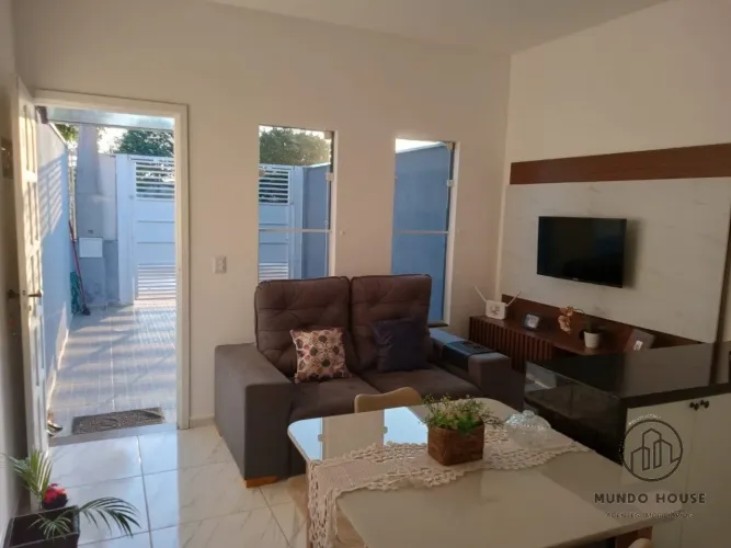 Linda casa com móveis planejados e excelente preço!