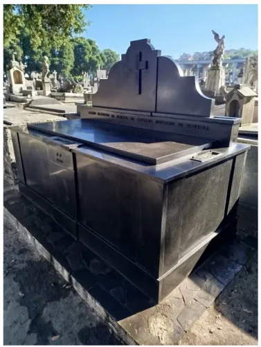 Jazigo perpétuo no Cemitério São Francisco Xavier