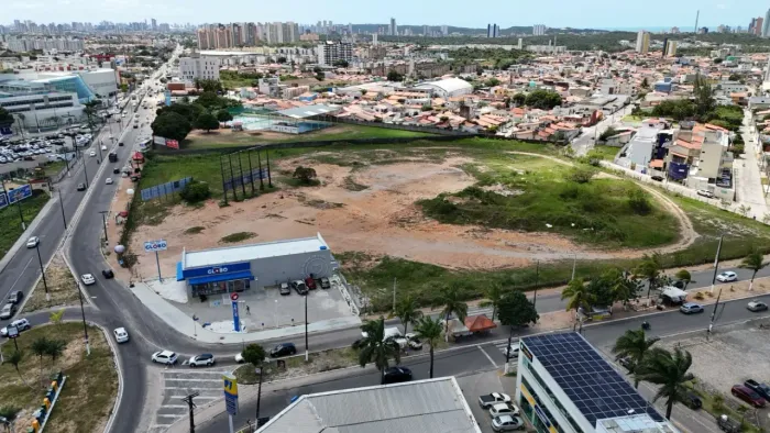 Terreno com 12.671 m2 na Av. Airton Sena