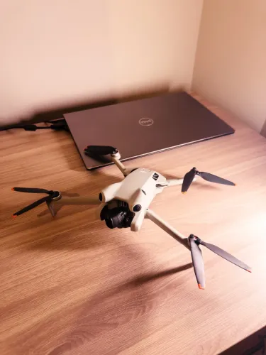 Drone DJI Mini 4 Pro Fly More Combo - Impecável (Apenas 12h de voo!)