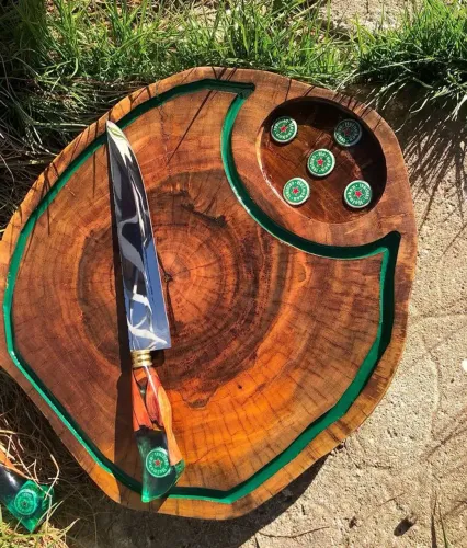 tábuas de madeira com rezina personalizadas como quiser, e também com o preços ajustaveis
