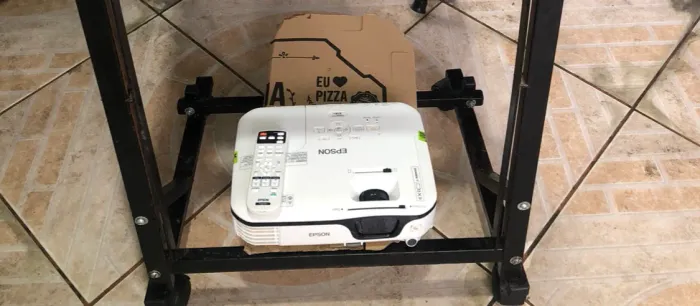 Projetor semi-novo
