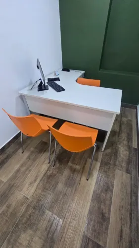 1 Mesa Executiva RS Design 1,40x1,40 m em L, gaveteiro, 3 cadeiras, tenho 3 unidades