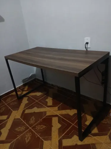 Mesa de escritório em MDF