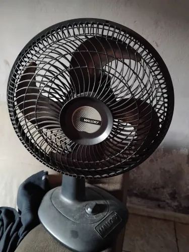 Ventilador mondial'usado em bom estado