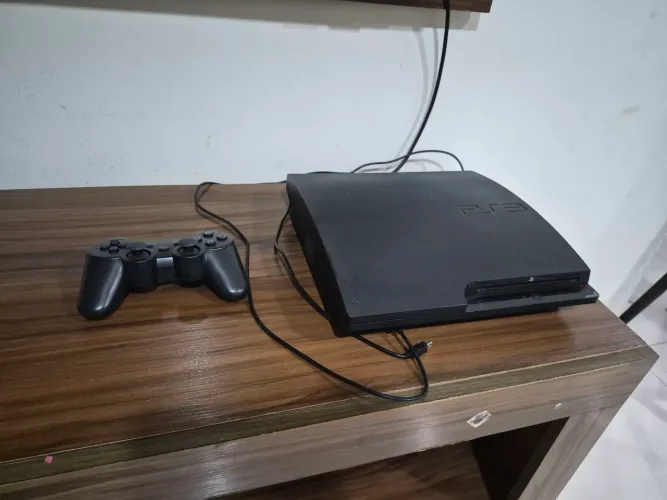 VENDO PLAYSTATION 3 DESBLOQUEADO - 500GB + 1 CONTROLE!