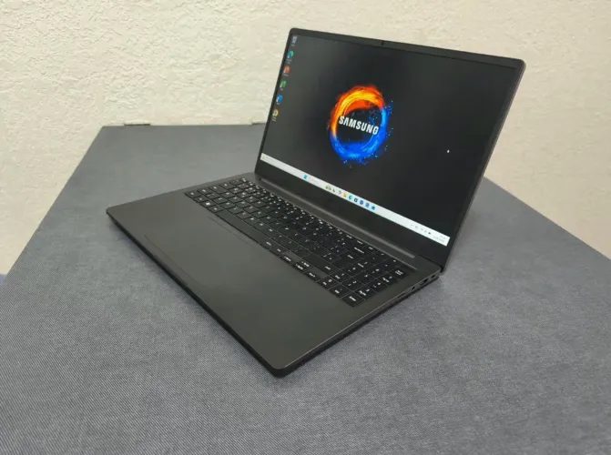 Notebook Samsung Galaxy Book 15,6? i3 12ª 8GB SSD 256GB Windows 11