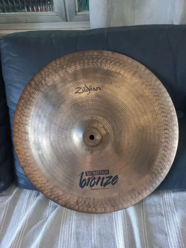 Prato de bateria China 18 Zildjian bronze
