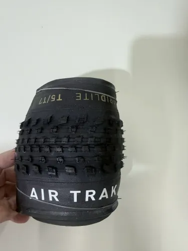 Pneu 2 unidades. SPECIALIZED AIRTRAK 29x2.35 valor referente ao par