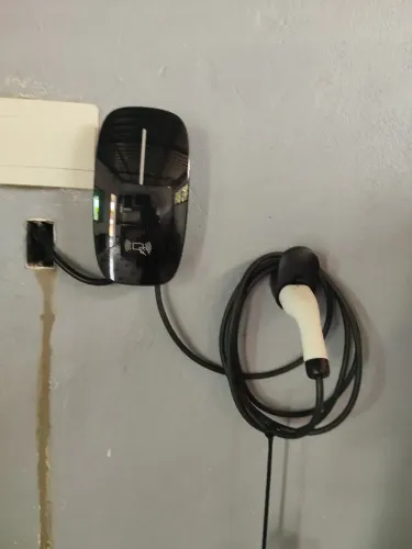 Carregador para carro elétrico 750