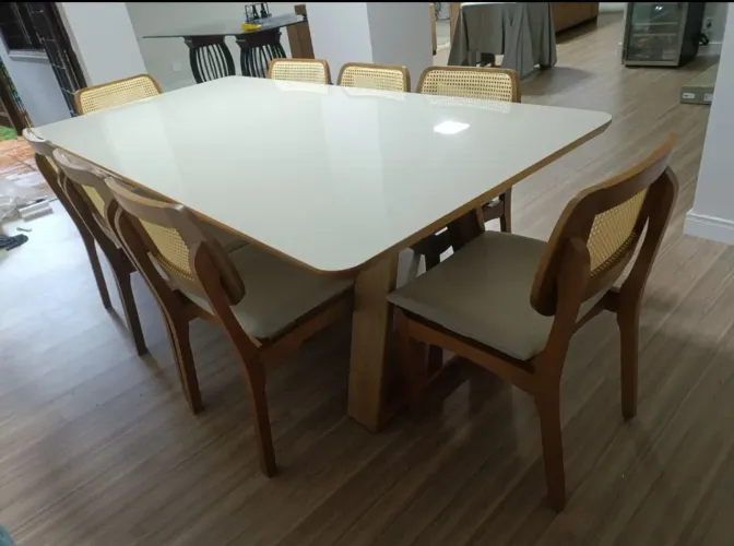 Mesa de jantar 8 lugares Lara madeira maciça 220x110