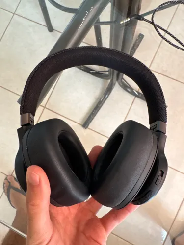 JBL Live 650BTNC Fone de ouvido headset
