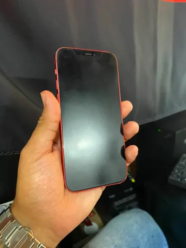 iPhone 12 Red