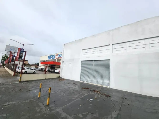 Galpão 383M2  em Av. comercial mais movimentada  de Aparecida de Goiânia - GO
