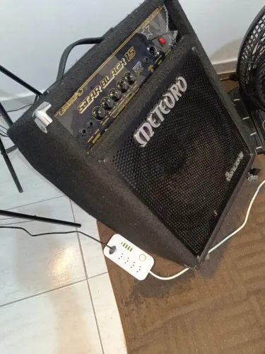 Amplificador METEORO STAR BLACK 240W FALANTE DE 15 POL