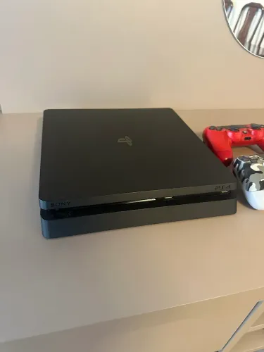 VENDO PLAYSTATION 4 - PS4