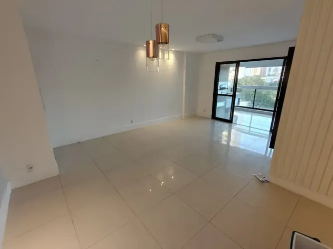 Imóvel para aluguel possui 109 metros quadrados com 3 quartos em Imbiribeira - Recife - PE