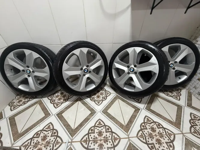 VENDO RODAS 18 COM PNEUS
